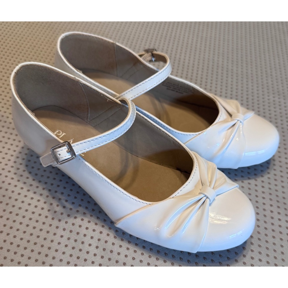 The Childrens Place Girls White Patent Mary Jane Bow Kitten Heels Size 4